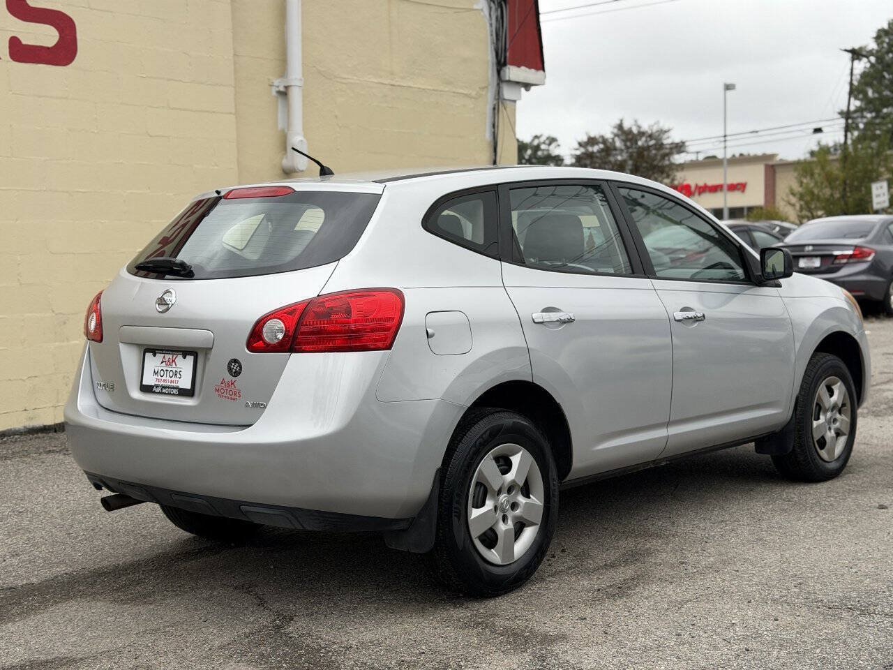 Used 2010 Nissan Rogue S AWD/4WD image 8