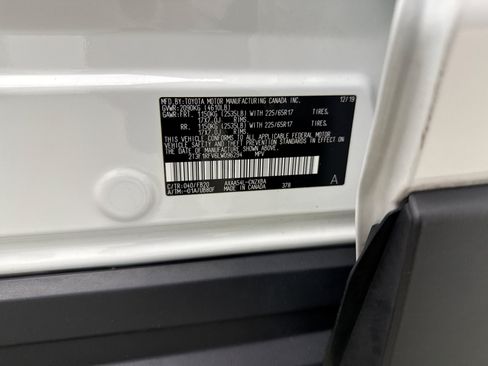 Used 2020 Toyota RAV4 LE w/ Carpet Mat Package AWD/4WD image 19