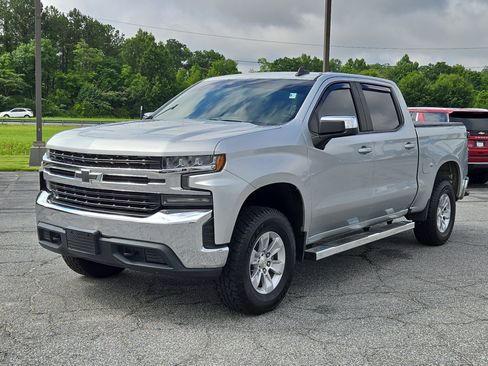 Used 2020 Chevrolet Silverado 1500 LT AWD/4WD image 2
