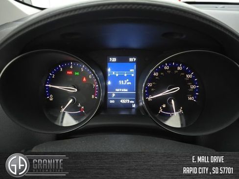 Used 2022 Toyota C-HR XLE image 15