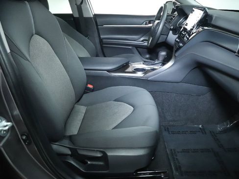 Used 2023 Toyota Camry LE image 33