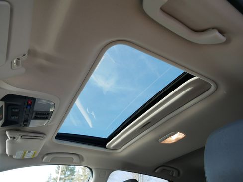 Used 2021 Subaru Crosstrek 2.5i Sport w/ Moonroof Package image 38