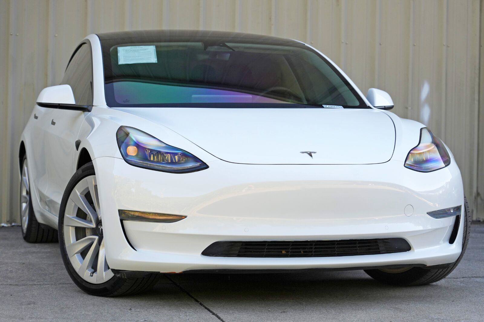 Used 2022 Tesla Model 3 Long Range AWD/4WD image 3