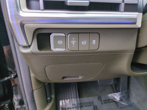 Used 2024 Hyundai Santa Fe Calligraphy image 17