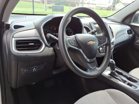 Used 2019 Chevrolet Equinox LS w/ LS Convenience Package FWD image 14