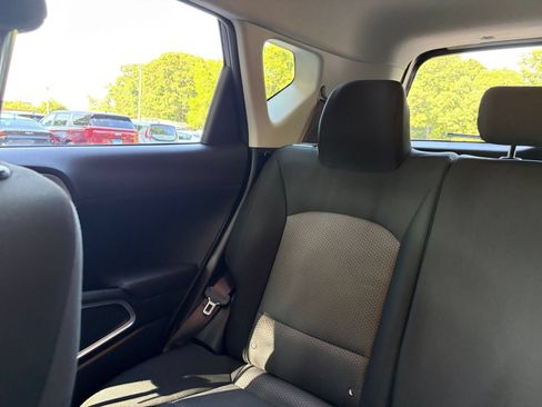 Used 2025 Kia Soul LX w/ LX Technology Package FWD image 32