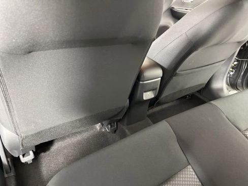 New 2025 Nissan Versa SR w/ Trunk Package image 39