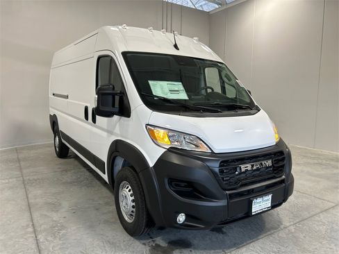 New 2025 RAM ProMaster 2500 w/ Convenience Group image 4