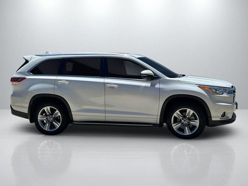 Used 2016 Toyota Highlander Limited FWD image 4