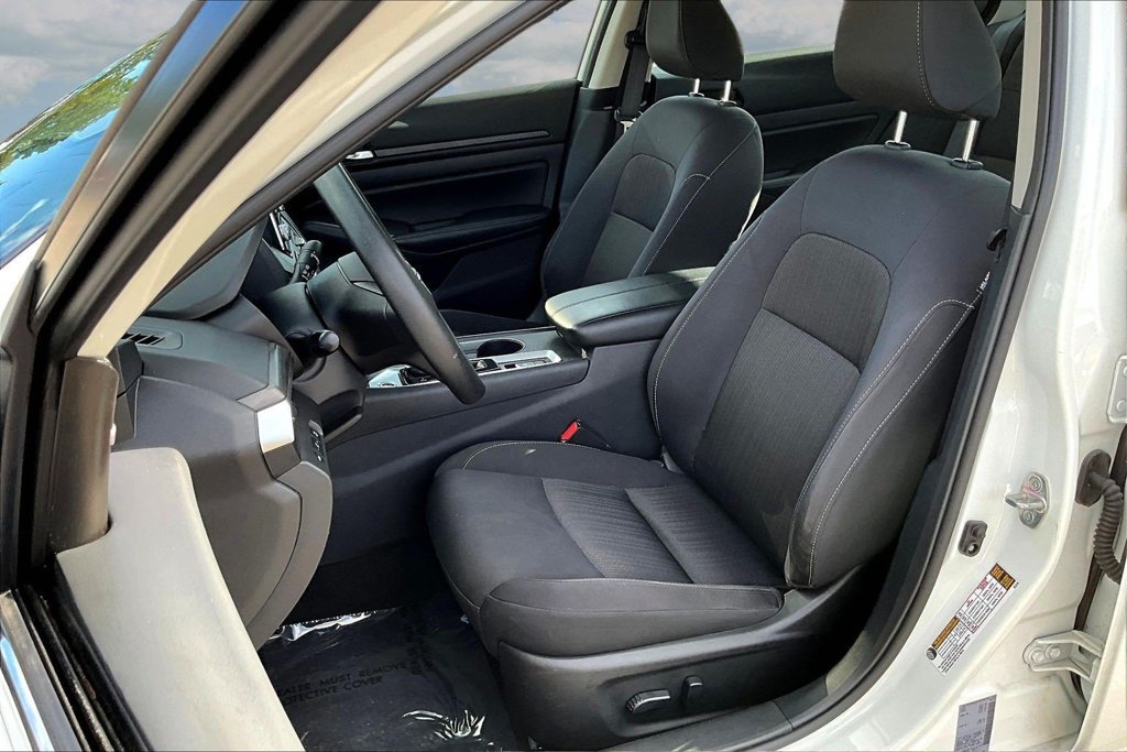Used 2025 Nissan Altima 2.5 SV AWD/4WD image 23
