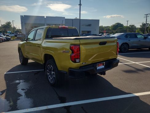 Used 2023 Chevrolet Colorado Z71 w/ Z71 Convenience Package 2 AWD/4WD image 5