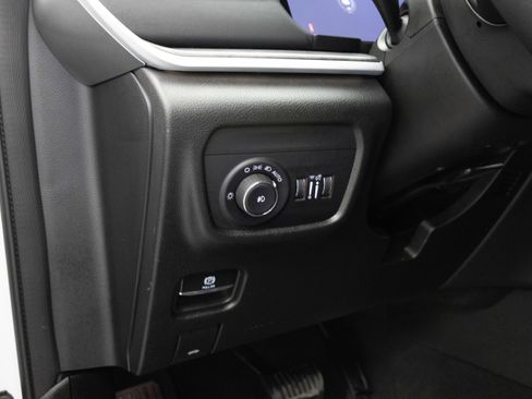 Used 2024 Jeep Grand Cherokee L Limited image 20