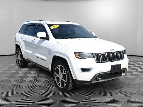 Used 2018 Jeep Grand Cherokee Limited image 9