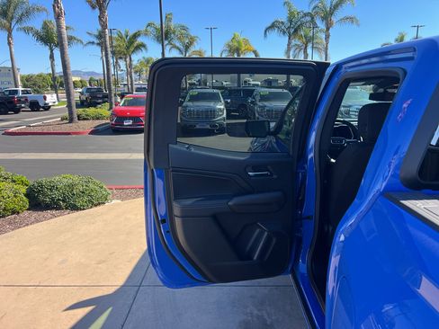 New 2026 GMC Canyon Elevation image 8