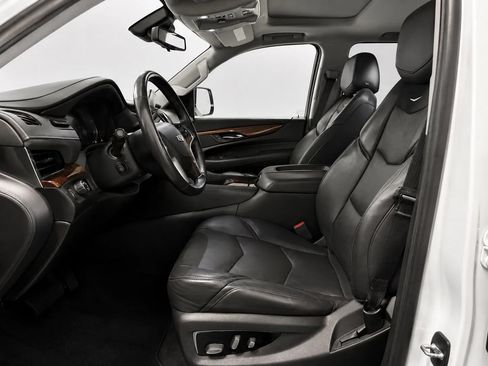 Used 2020 Cadillac Escalade ESV Luxury RWD image 11