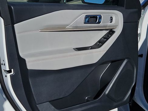 New 2026 Ford Explorer Active w/ Active Comfort Package image 21