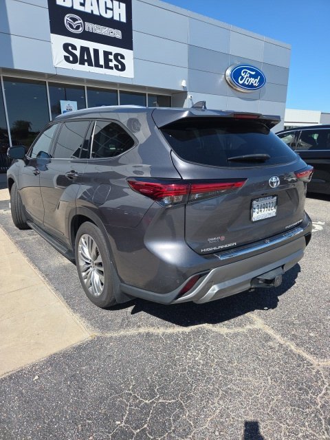 Used 2023 Toyota Highlander Platinum AWD/4WD image 5