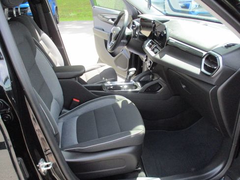Used 2024 Chevrolet TrailBlazer LT w/ Convenience Package AWD/4WD image 15