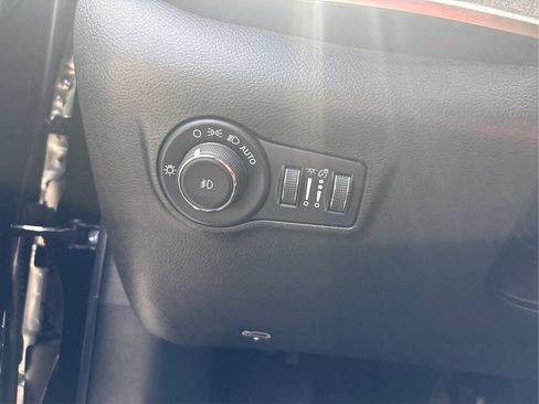 Used 2024 Jeep Compass Latitude AWD/4WD image 18