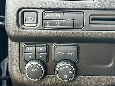 Used 2024 Chevrolet Tahoe Premier AWD/4WD image 34