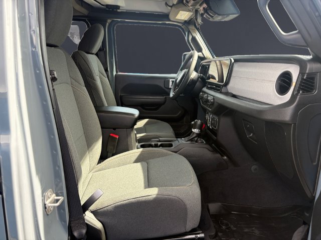 Used 2024 Jeep Wrangler Unlimited AWD/4WD image 15