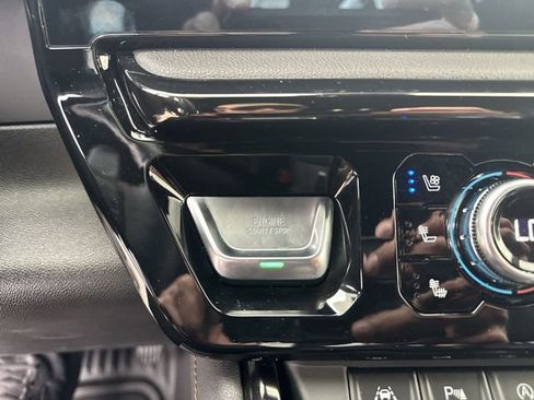 Used 2024 GMC Sierra 1500 AT4 w/ Technology Package image 17