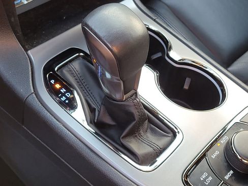 Used 2021 Jeep Grand Cherokee Limited X image 28