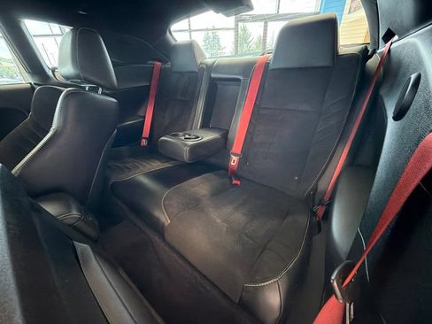 Used 2015 Dodge Challenger SRT Hellcat RWD image 16
