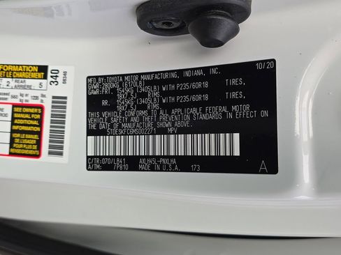 Certified 2021 Toyota Sienna Platinum AWD/4WD image 40