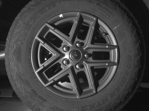 Used 2025 Nissan Rogue SV image 15