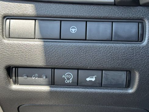 Used 2025 Nissan Rogue SV AWD/4WD image 23