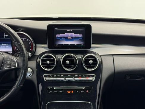 Used 2015 Mercedes-Benz C 300 4MATIC Sedan image 4