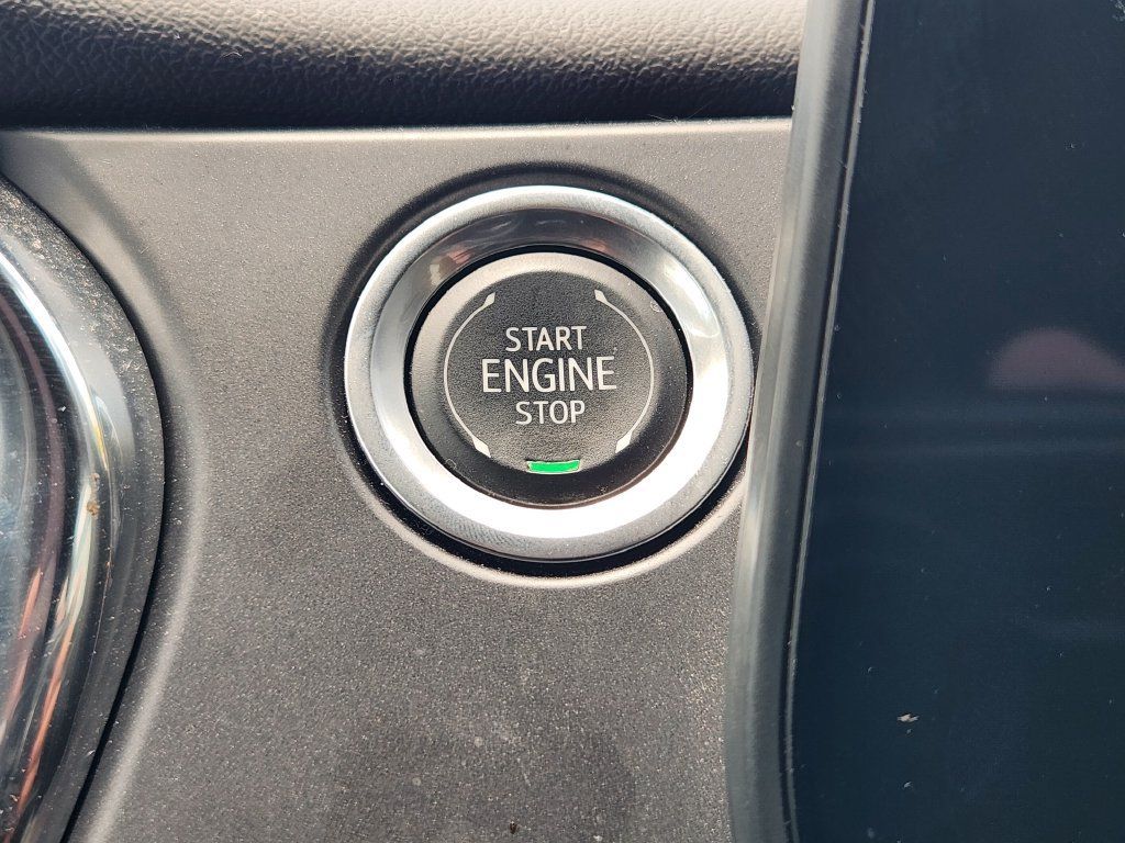 Used 2025 Chevrolet Blazer LT FWD image 20
