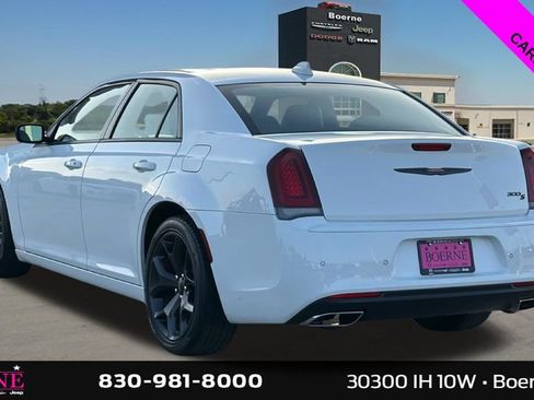 Used 2023 Chrysler 300 S RWD image 5