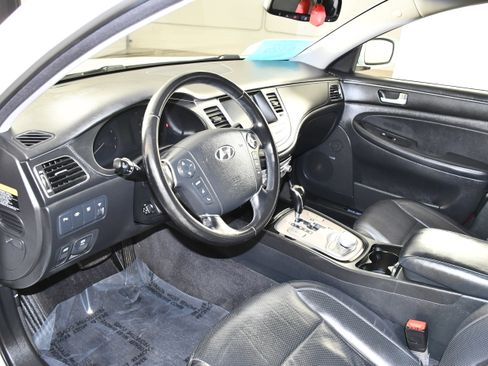 Used 2013 Hyundai Genesis 5.0 R-Spec RWD image 2