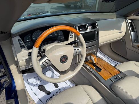Used 2005 Cadillac XLR RWD image 35