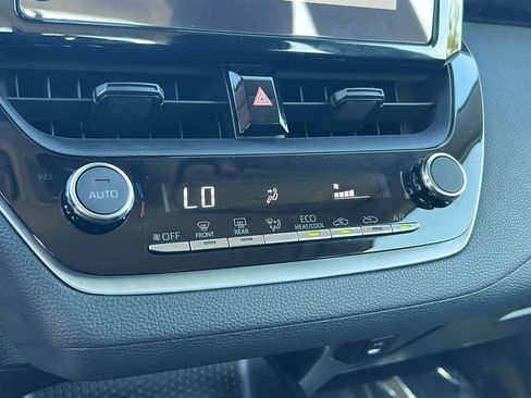 Used 2025 Toyota Corolla LE FWD image 14