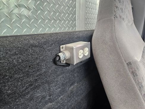 Used 2000 Ford F350 2WD Regular Cab DRW Super Duty image 21