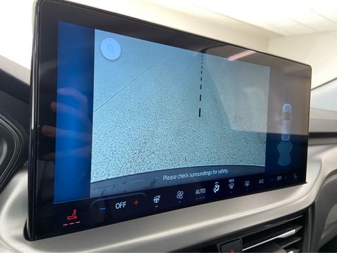 Used 2025 Ford Escape SE image 35