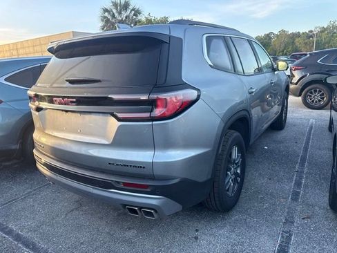 Used 2025 GMC Acadia Elevation FWD image 2