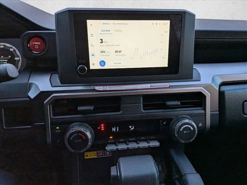 Certified 2025 Toyota 4Runner TRD Off-Road image 12