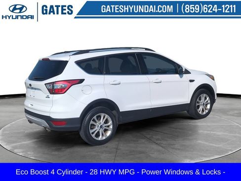 Used 2018 Ford Escape SE AWD/4WD image 2