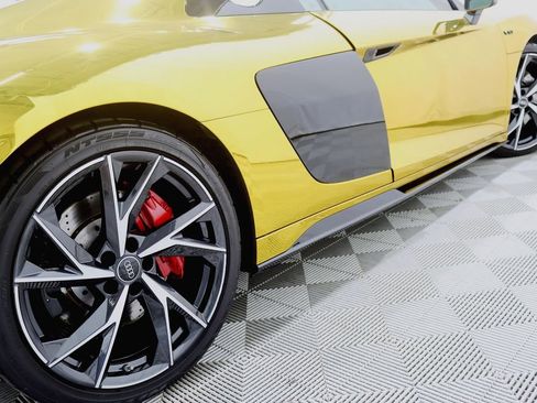 Used 2021 Audi R8 V10 w/ Premium Package RWD image 12
