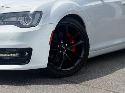 Used 2023 Chrysler 300 C RWD image 4