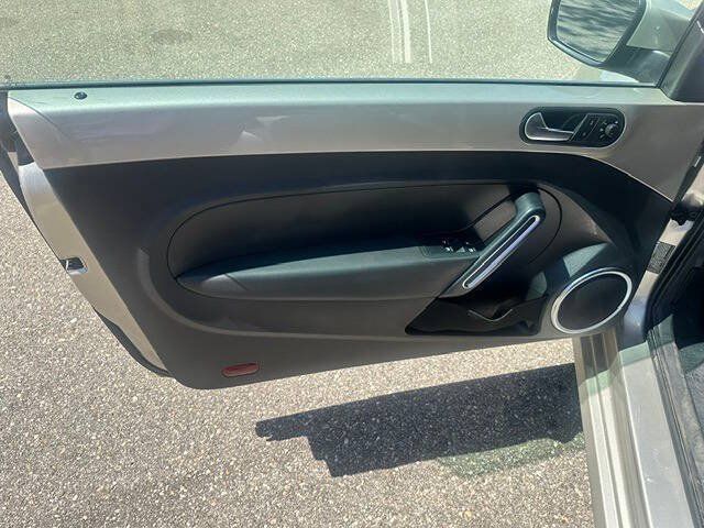 Used 2013 Volkswagen Beetle 2.5 FWD image 21