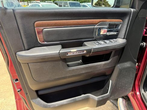 Used 2017 RAM 1500 Laramie w/ Convenience Group AWD/4WD image 14