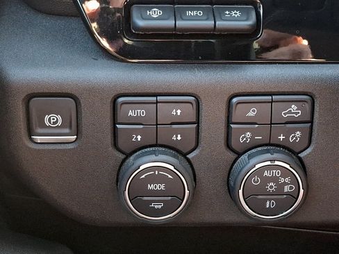 Used 2025 Chevrolet Silverado 2500 LTZ w/ LTZ Premium Package AWD/4WD image 25