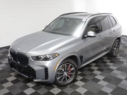 Used 2026 BMW X5 xDrive40i w/ M Sport Package AWD/4WD image 2