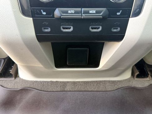 Certified 2021 GMC Yukon Denali w/ Denali Premium Package AWD/4WD image 23