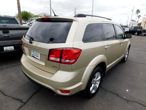 Used 2011 Dodge Journey Mainstreet w/ Flexible Seating Group image 6